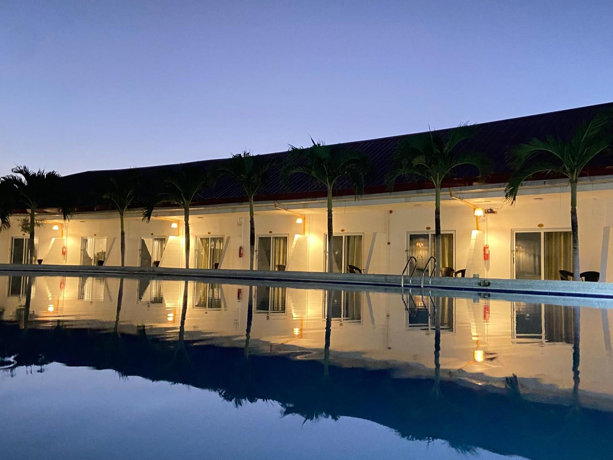 Green Mango Resort Danao  Kültér fotó